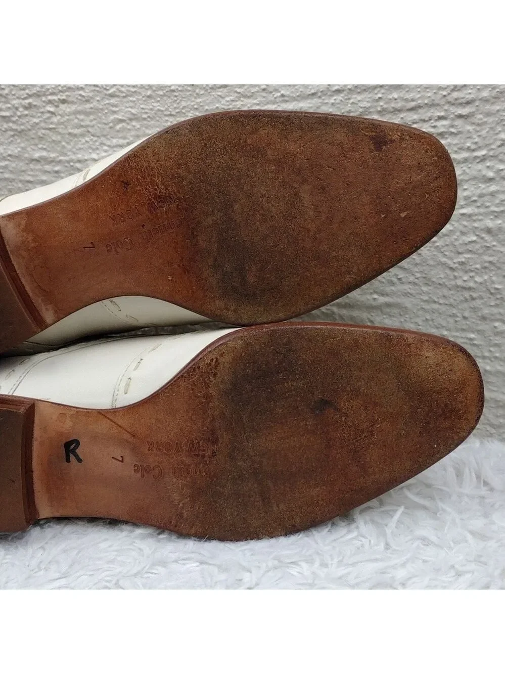 Kenneth Cole New York Cream Leather Stitched Square Toe Lace Up Oxford Shoe